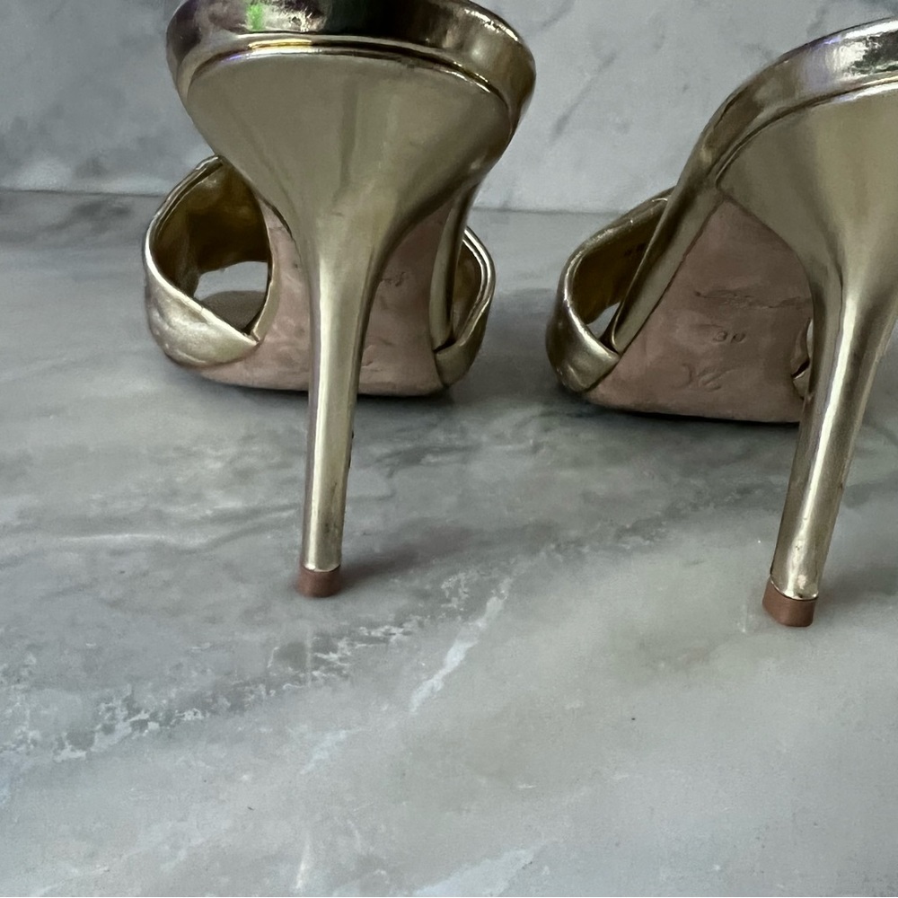 Louis Vuitton gold embossed sandals - Picture 3 of 9